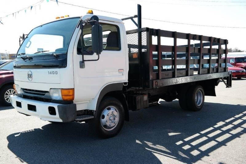 1998 UD Trucks UD1400 for sale at L & S AUTO BROKERS in Fredericksburg VA