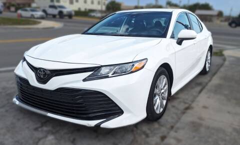 2020 Toyota Camry for sale at SUPERAUTO AUTO SALES INC in Hialeah FL