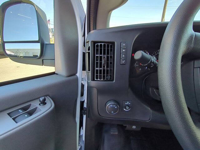 2025 Chevrolet Express 2500