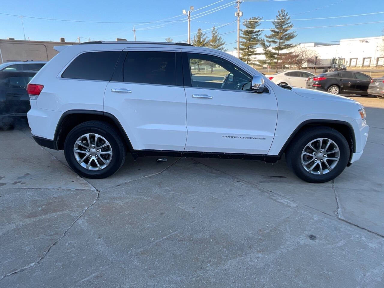 2015 Jeep Grand Cherokee for sale at Auto Connection in Waterloo, IA