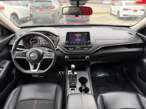 2022 Nissan Altima 2.5 SR