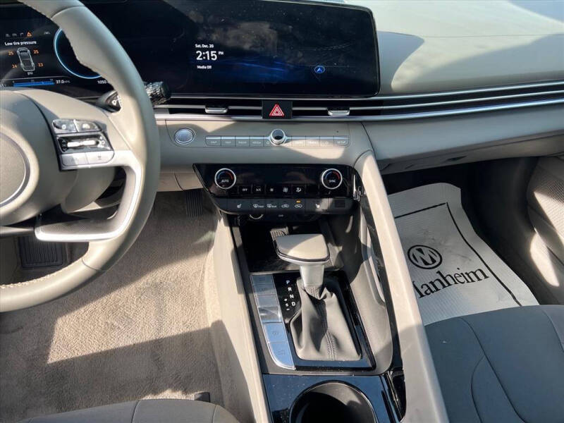 2025 Hyundai Elantra SEL Convenience