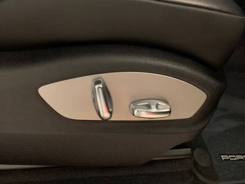 2022 Porsche Macan S