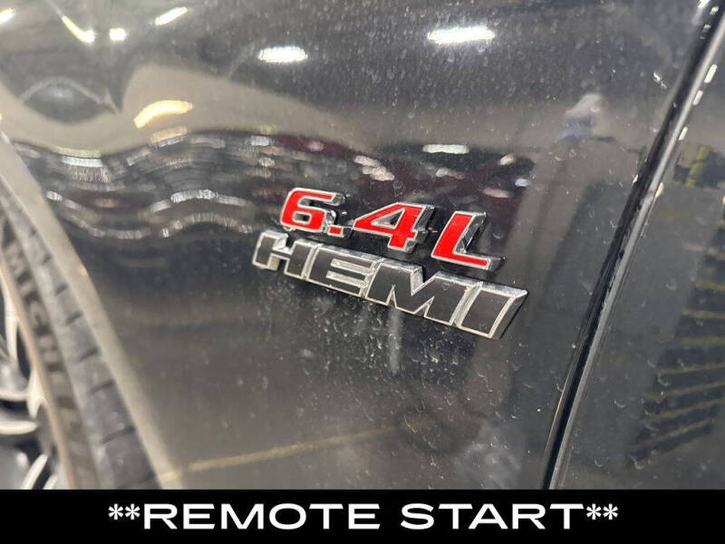 2014 Chrysler 300 SRT8 Core