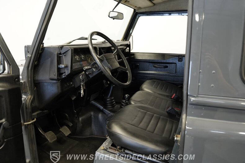 1987 Land Rover Defender