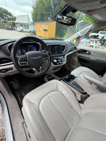 2017 Chrysler Pacifica Touring-L Plus