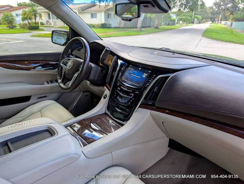2015 Cadillac Escalade Luxury