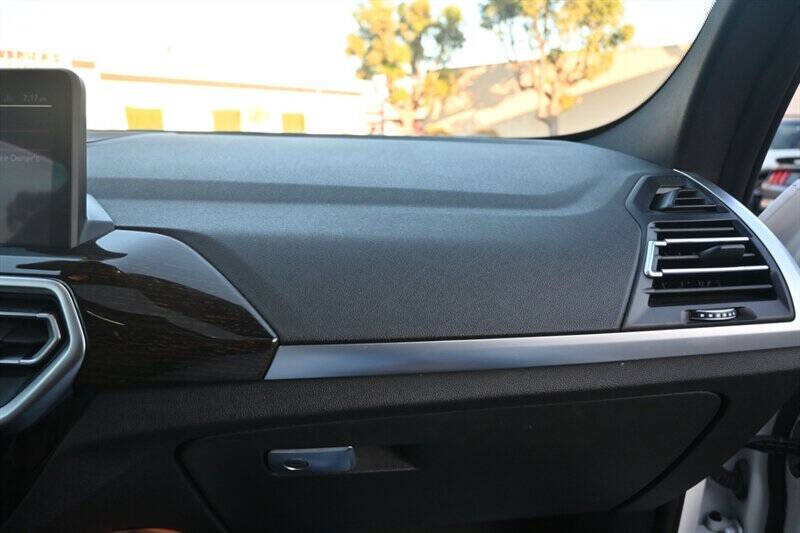 2023 BMW X4 xDrive30i