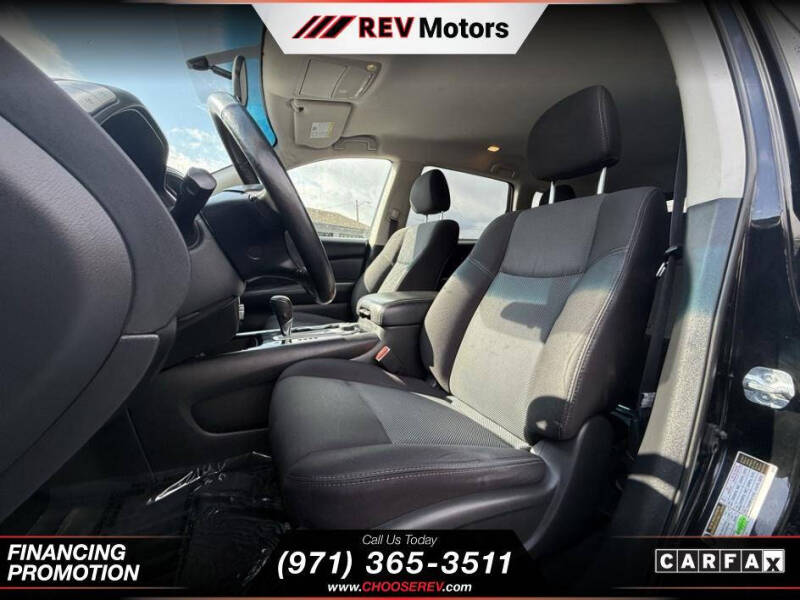 2020 Nissan Pathfinder SV