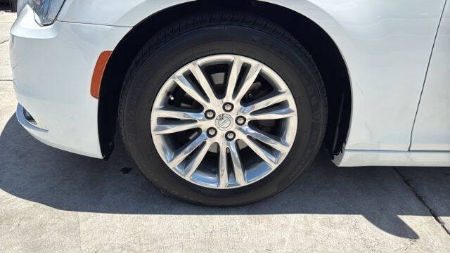 2018 Chrysler 300 Touring