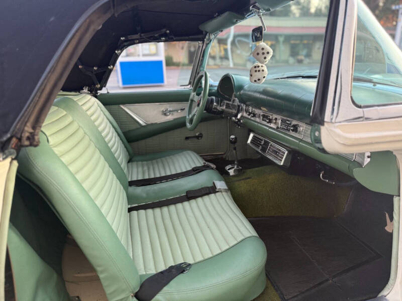 1957 Ford Thunderbird