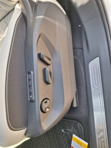 2026 Volkswagen Atlas Cross Sport SEL Premium R-Line 4Motion