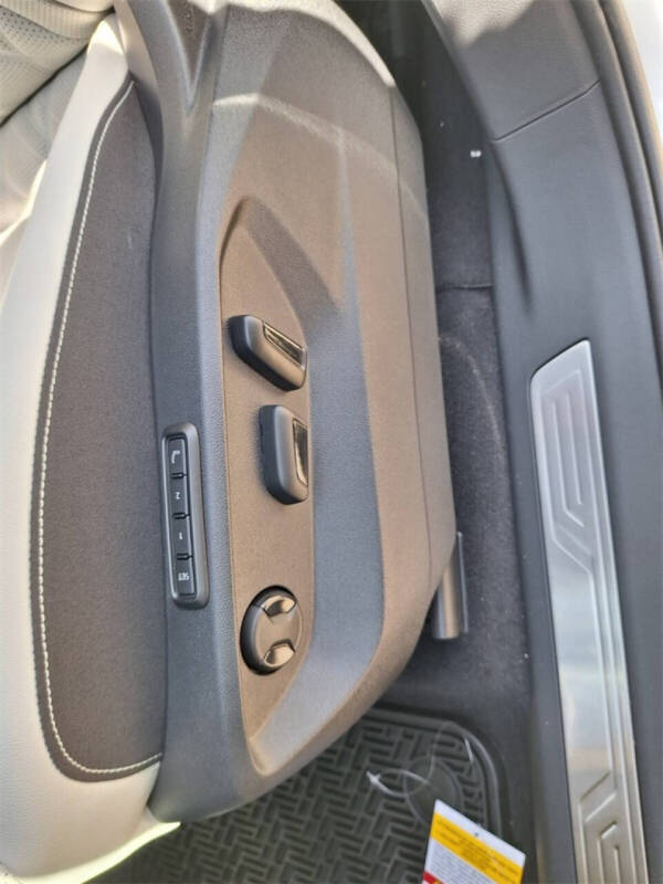 2026 Volkswagen Atlas Cross Sport SEL Premium R-Line 4Motion