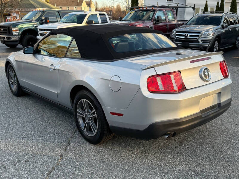 2012 Ford Mustang V6 Premium photo 7