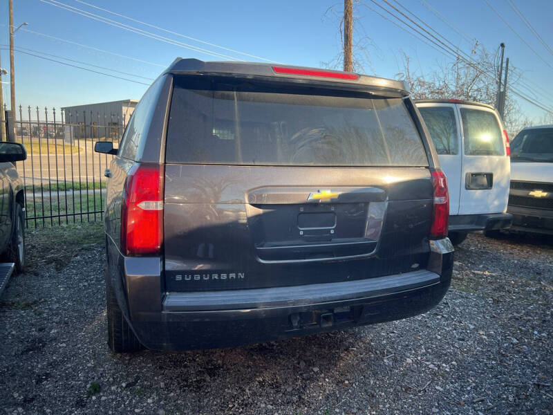 2017 Chevrolet Suburban LS