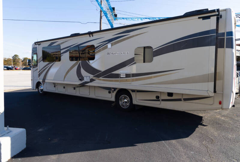 2017 Thor Motor Coach WINDSPORT 34F