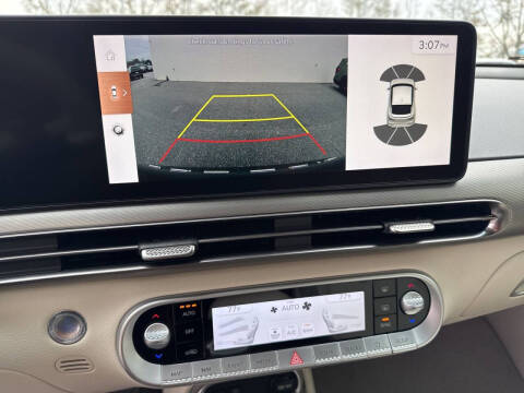 2024 Genesis GV60 Standard