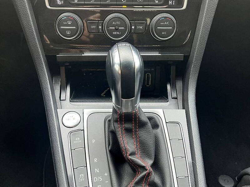 2015 Volkswagen Golf GTI Autobahn