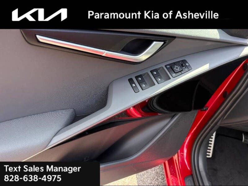 2025 Kia Niro EX Touring