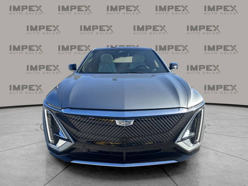 2024 Cadillac LYRIQ Luxury 1