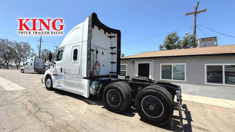 2024 Freightliner Cascadia