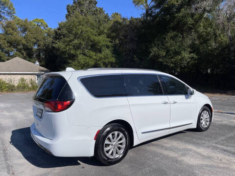 2017 Chrysler Pacifica Touring Plus