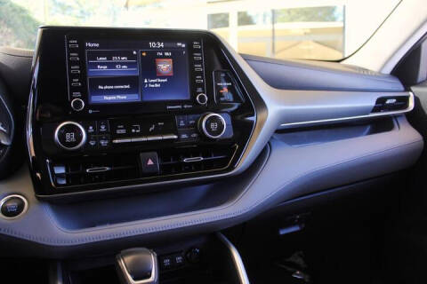 2021 Toyota Highlander LE