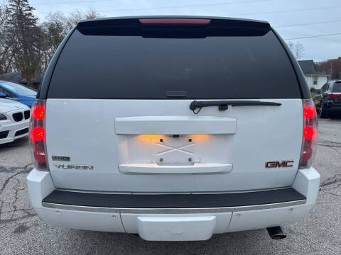 2011 GMC Yukon Denali