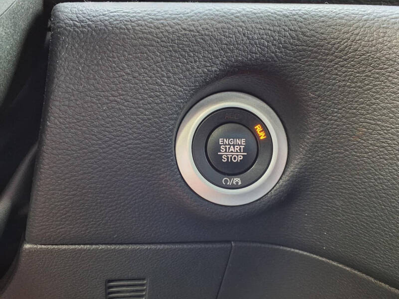 2024 Chrysler Pacifica Plug-In Hybrid Select