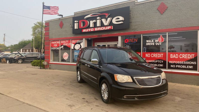 2012 Chrysler Town and Country for sale at iDrive Auto Group in Eastpointe MI
