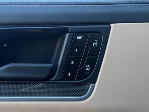 2024 Porsche Cayenne Turbo E-Hybrid Coupe