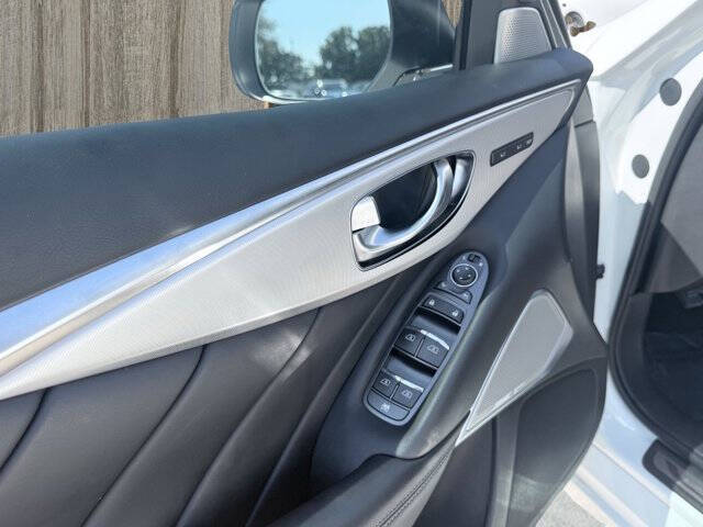 2023 Infiniti Q50 Luxe