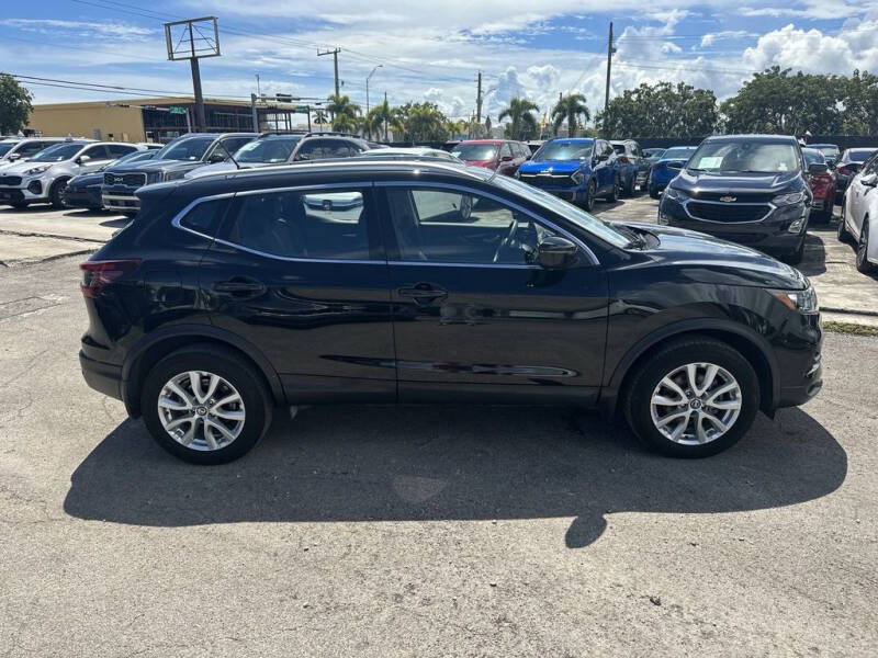 2020 Nissan Rogue Sport SV