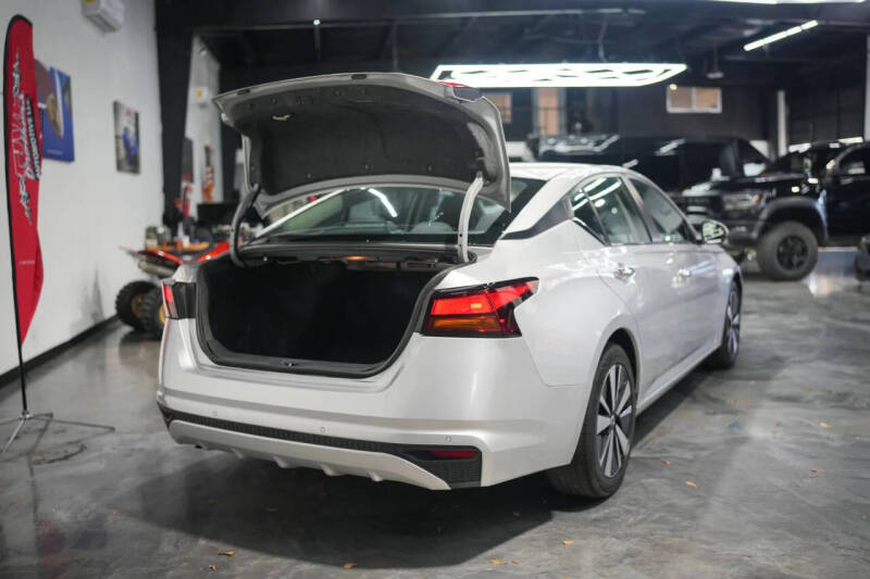 2021 Nissan Altima 2.5 SV