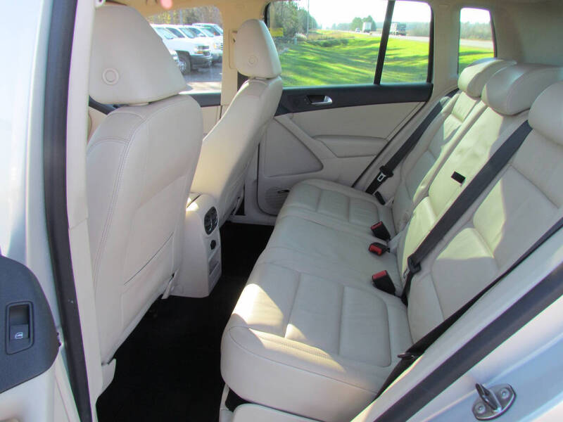 2010 Volkswagen Tiguan SE 4Motion