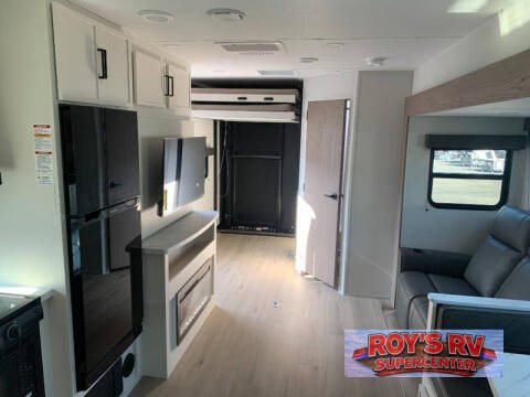 2027 Grand Design RV Momentum