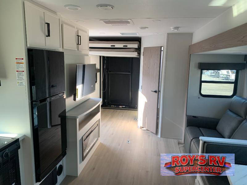2027 Grand Design RV Momentum