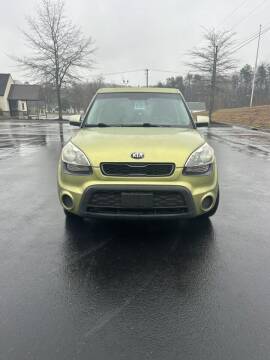 2013 Kia Soul for sale at Automobile Gurus LLC in Knoxville TN