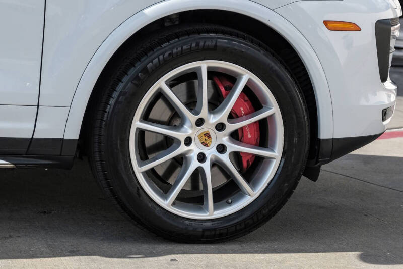 2016 Porsche Cayenne Turbo