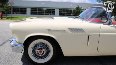 1957 Ford Thunderbird