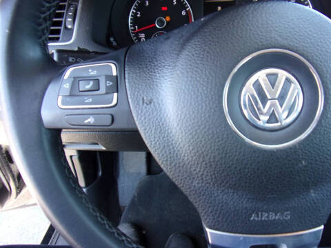 2014 Volkswagen Passat 1.8T S PZEV