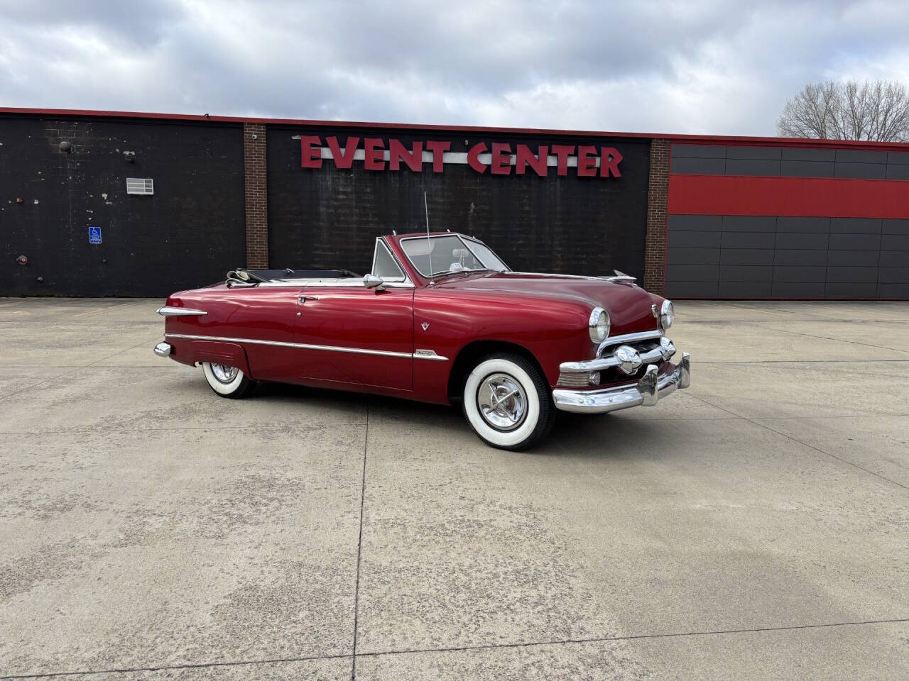 1951 Ford Custom 9