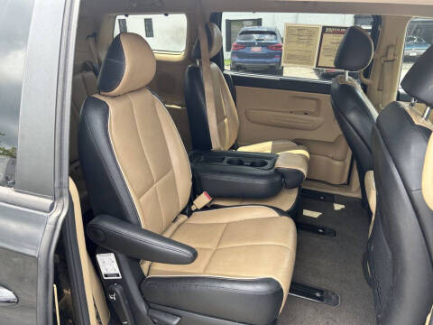 2017 Kia Sedona LX