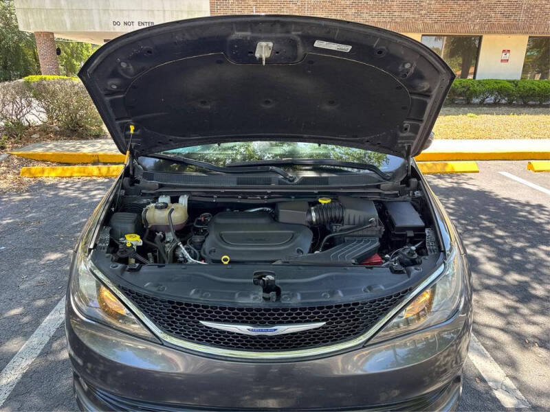 2020 Chrysler Voyager LXi