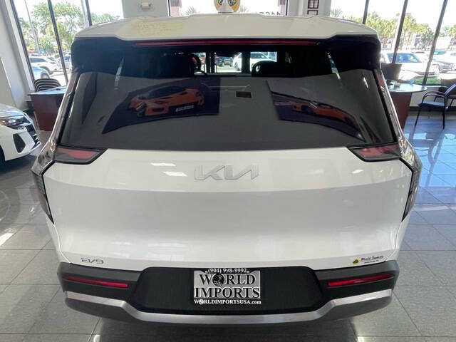 2024 Kia EV9 Light Long Range