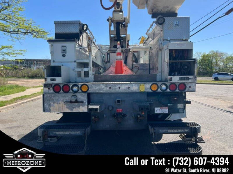 2012 Freightliner M2 106