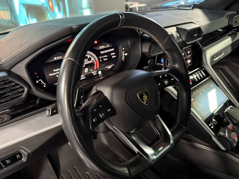 2020 Lamborghini Urus