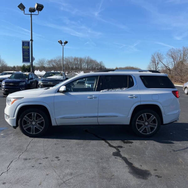 2017 GMC Acadia Denali photo 5