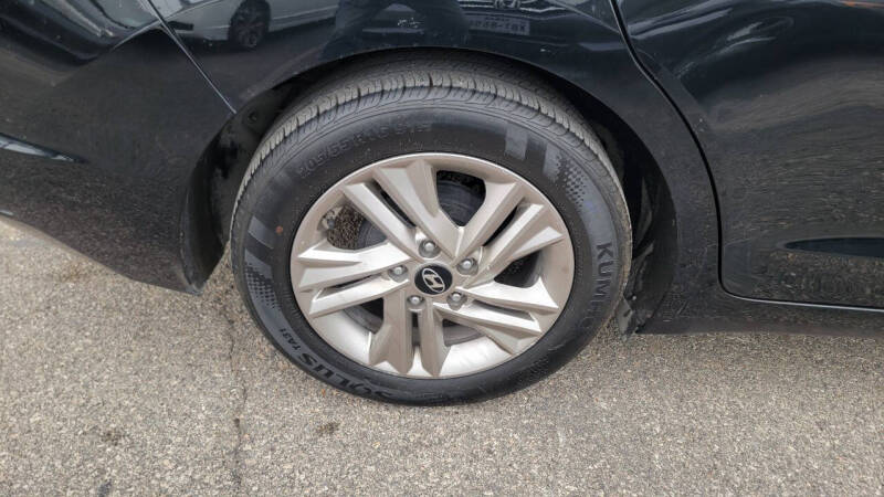 2019 Hyundai Elantra SE