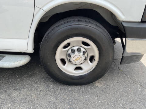 2023 Chevrolet Express 2500